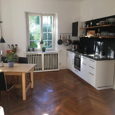 Ferienwohnung Freiburg Herdern Ruang foto
