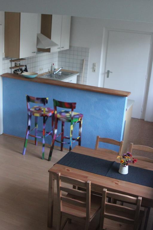 Ferienwohnung Freiburg Herdern Ruang foto