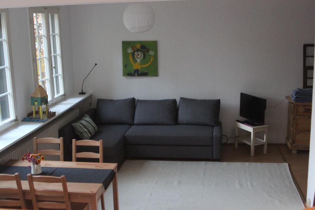 Ferienwohnung Freiburg Herdern Ruang foto